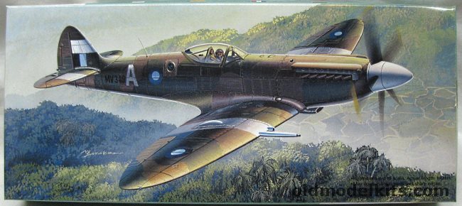 Fujimi 1/72 Supermarine Spitfire F.R. Mk.14e, C-9 plastic model kit